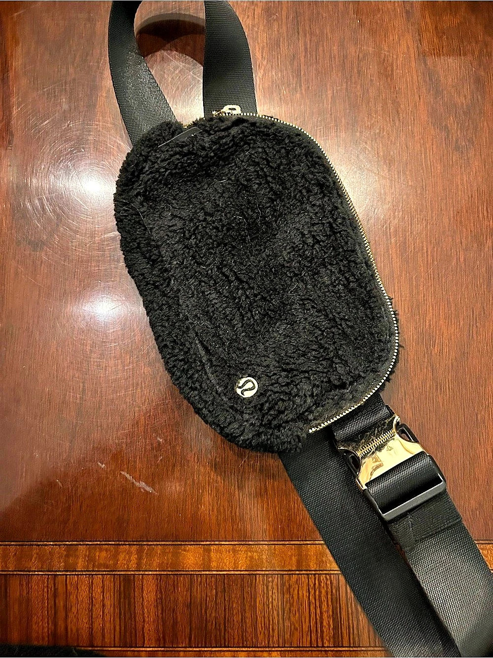 lululemon Sherpa Crossbody Bag in Black